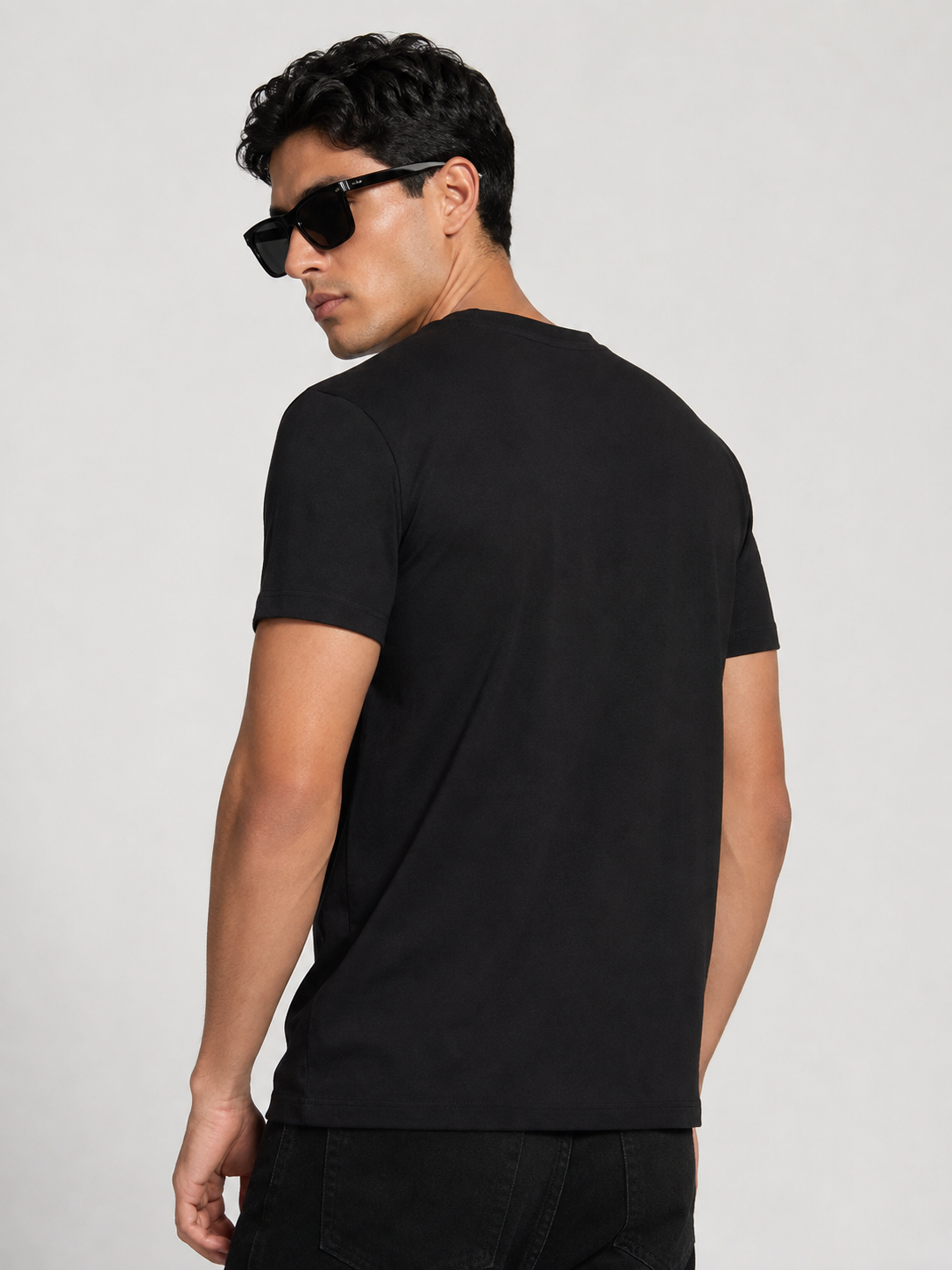 Playera Regular Negra